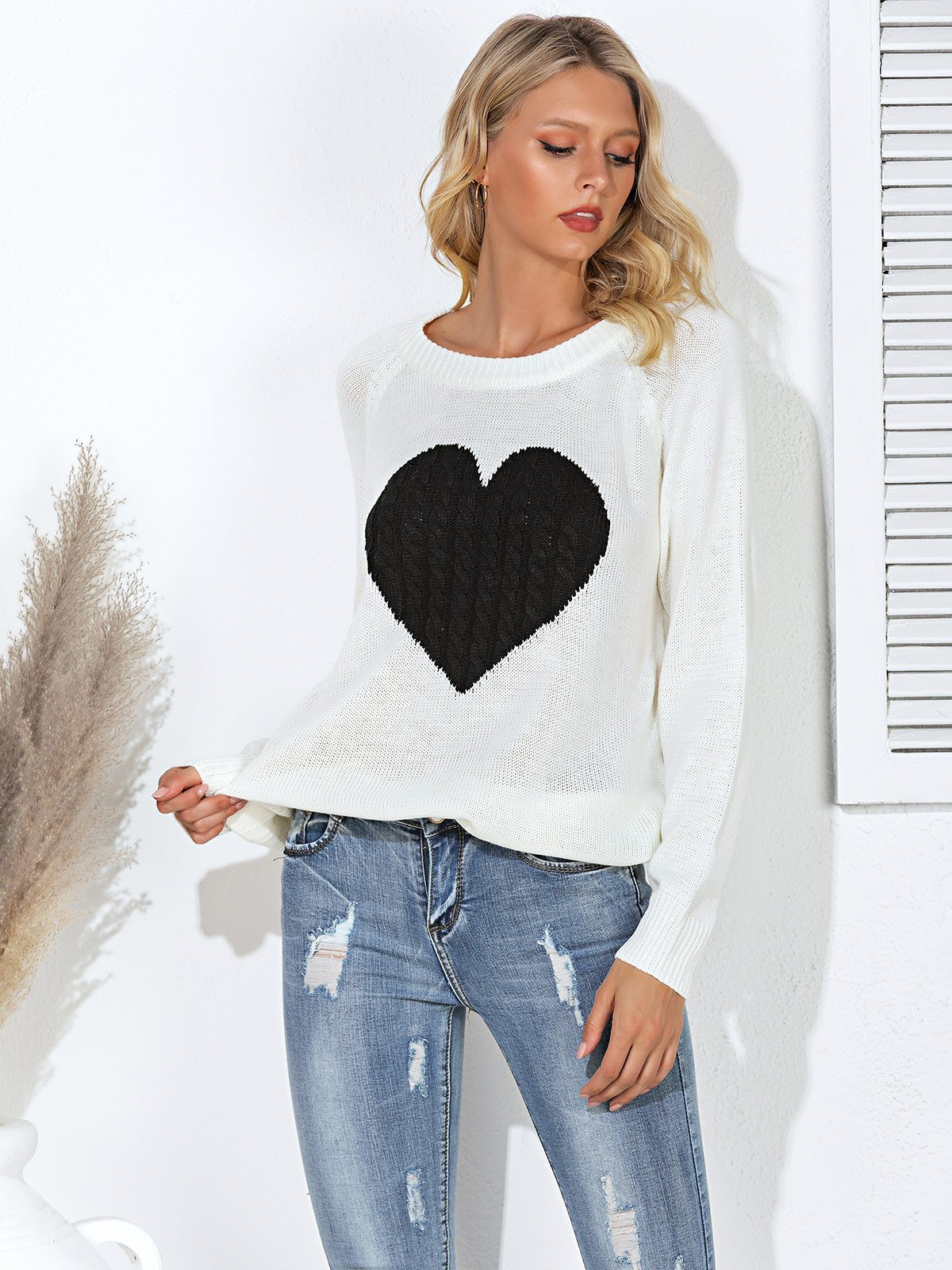 Heart Printed Crew Neck Knitted Long Sleeve Sweaters