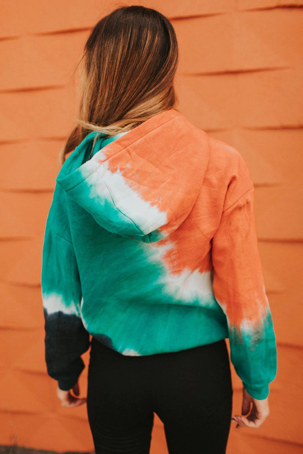 橙绿时尚撞色扎染长袖舒适套头连帽衫