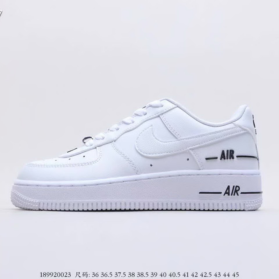 官网同步20秋季最新热销款-耐克/Nike Air Force 1 Low，空军一号百搭休闲运动板鞋，采用硬质平纹头层皮革鞋面材质，内置全掌air sole气垫，另类迭加设计首次出现