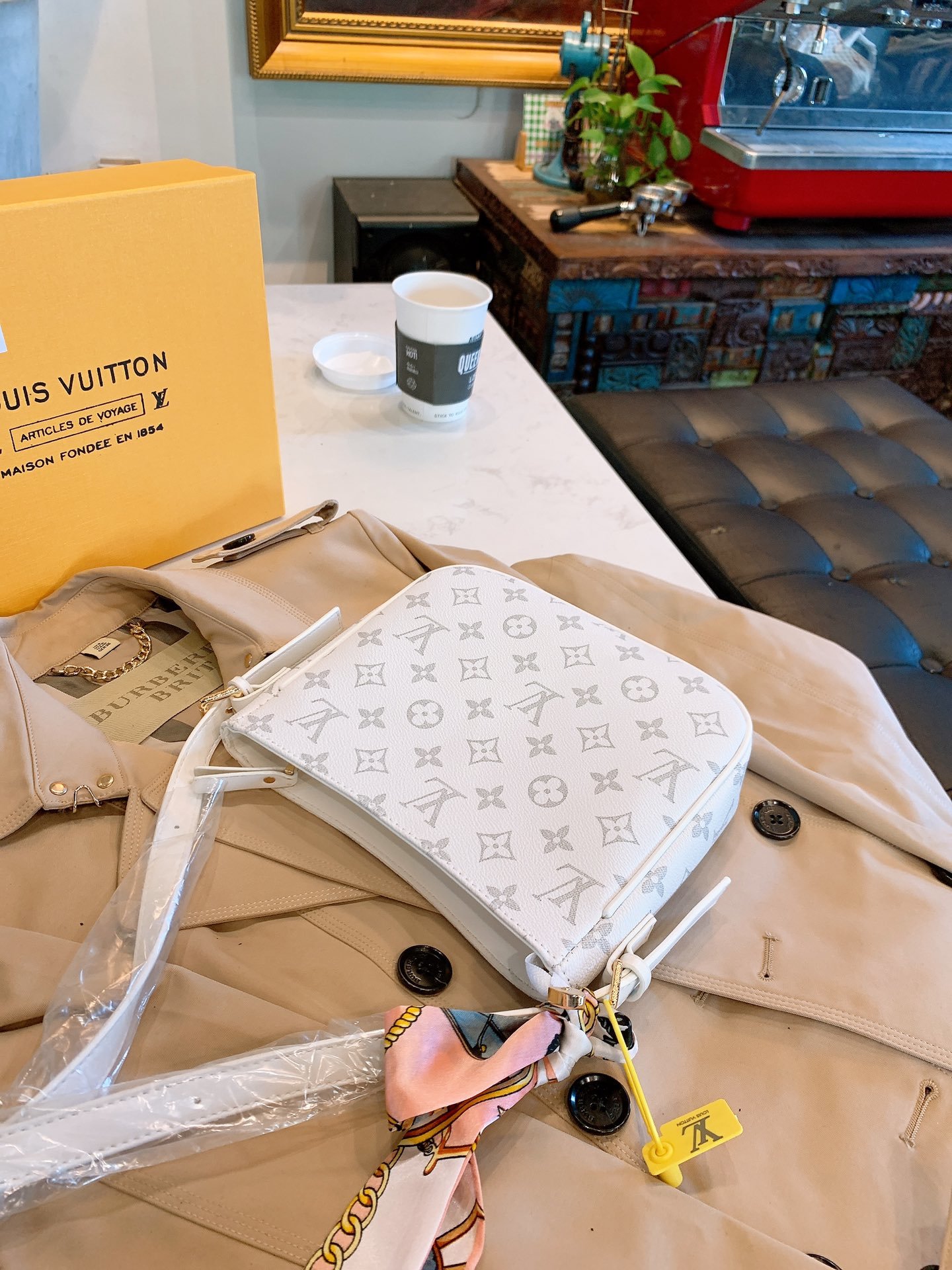 LOUIS VUITTON  LB0212005020116  size: 20cm