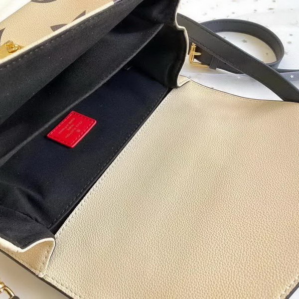 【原版皮】路易威登/LV Pochette Métis 手袋，以压纹皮革呈现超大Monogram印花，搭配顶部编织手柄，涂鸦风格挂饰和S-lock锁扣，即刻俘获视觉焦点，款号：M45384