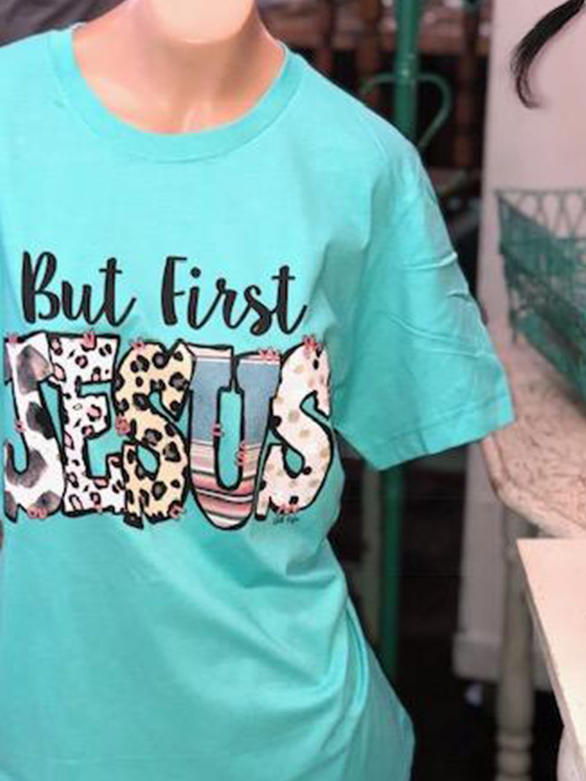 Short Sleeve Leopard Printed Crew Neck Shirts & Tops