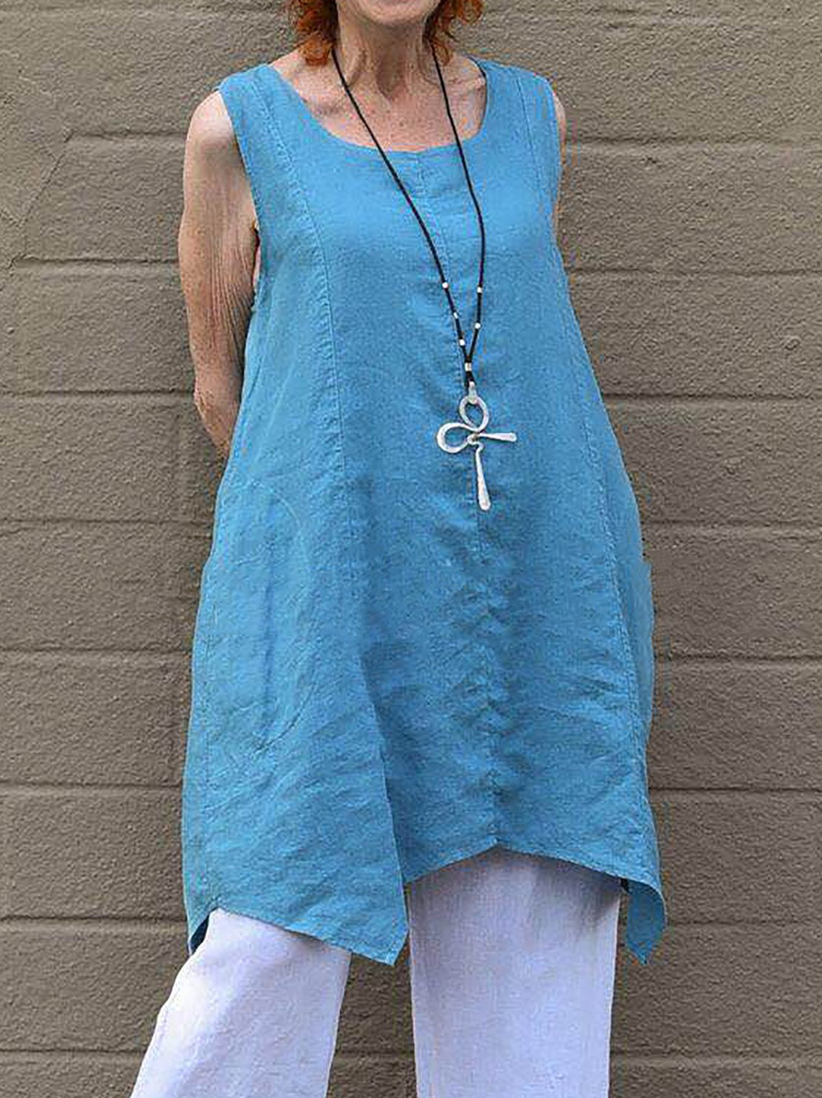 Double Pockets Sleeveless Plus Size Shirts