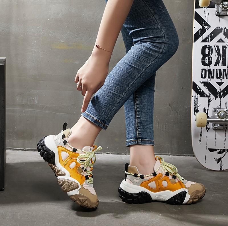 Breathable Lace Color Matching Sports Shoes