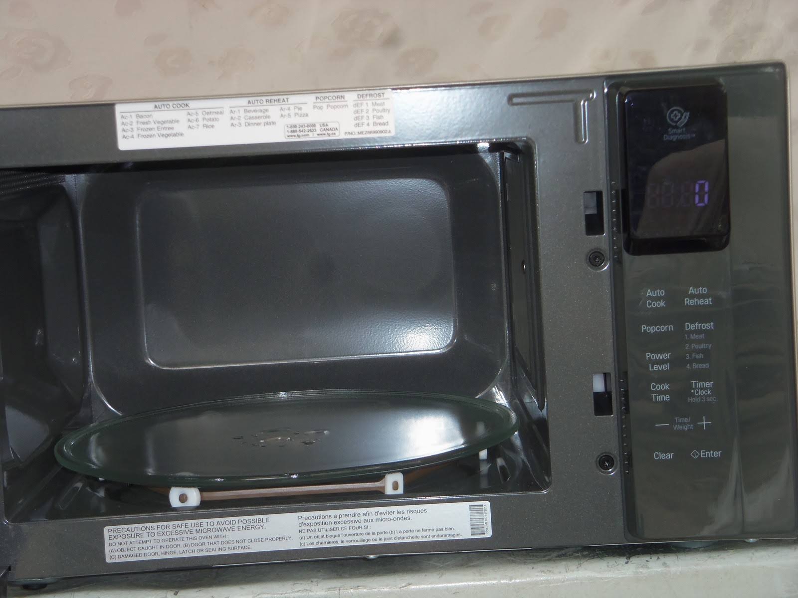 Magic Chef 1.1 Cu. ft. Countertop Microwave in Stainless Steel