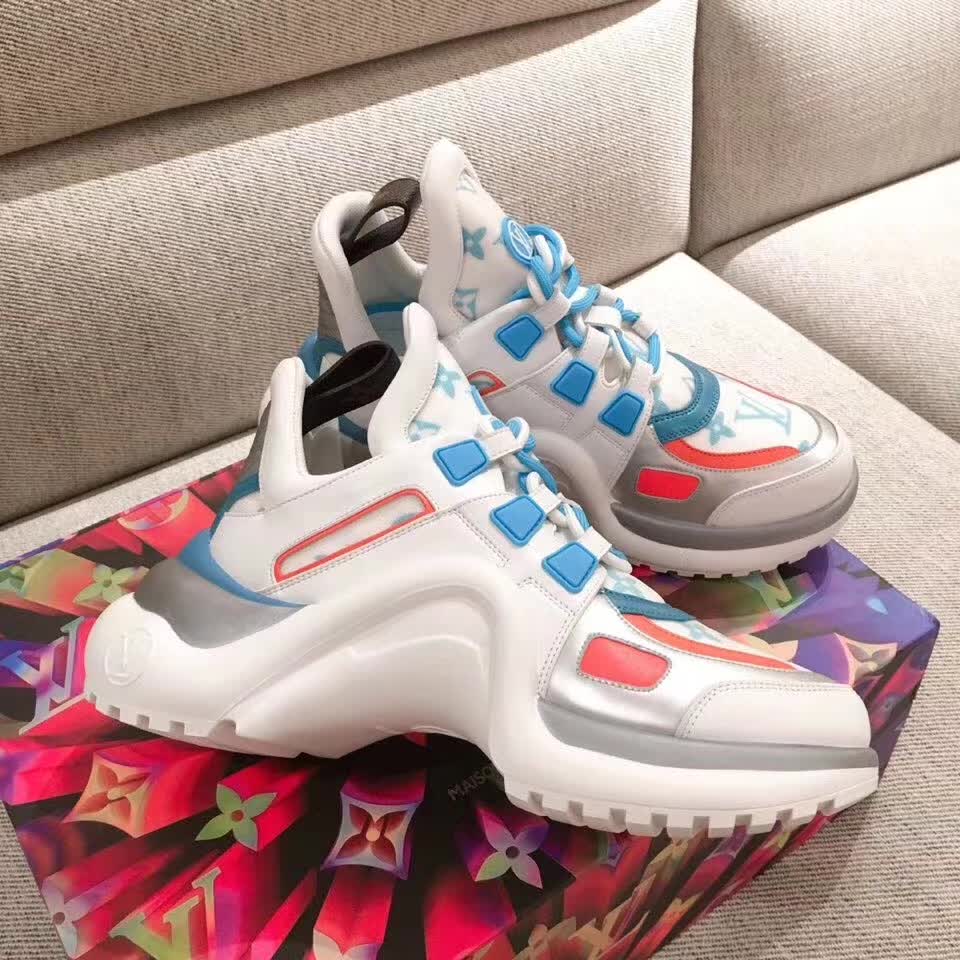 20秋季最新专柜款-路易威登LV限量新款休闲鞋，原版定制图案拼接牛皮，手感超级软糯厚实！保留原皮本色，总体呈现哑光质感