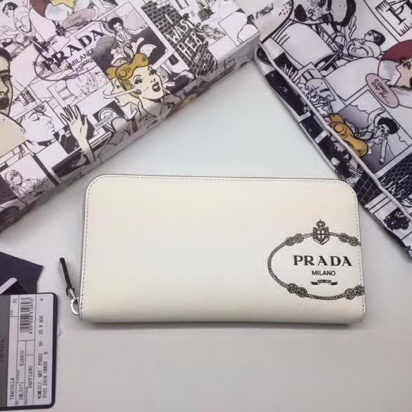 【原版皮】普拉达/Prada 拉链钱夹，选用十字纹牛皮裁制而成，饰以黑色经典丝印徽标，风格优雅简约，款号：2ML317