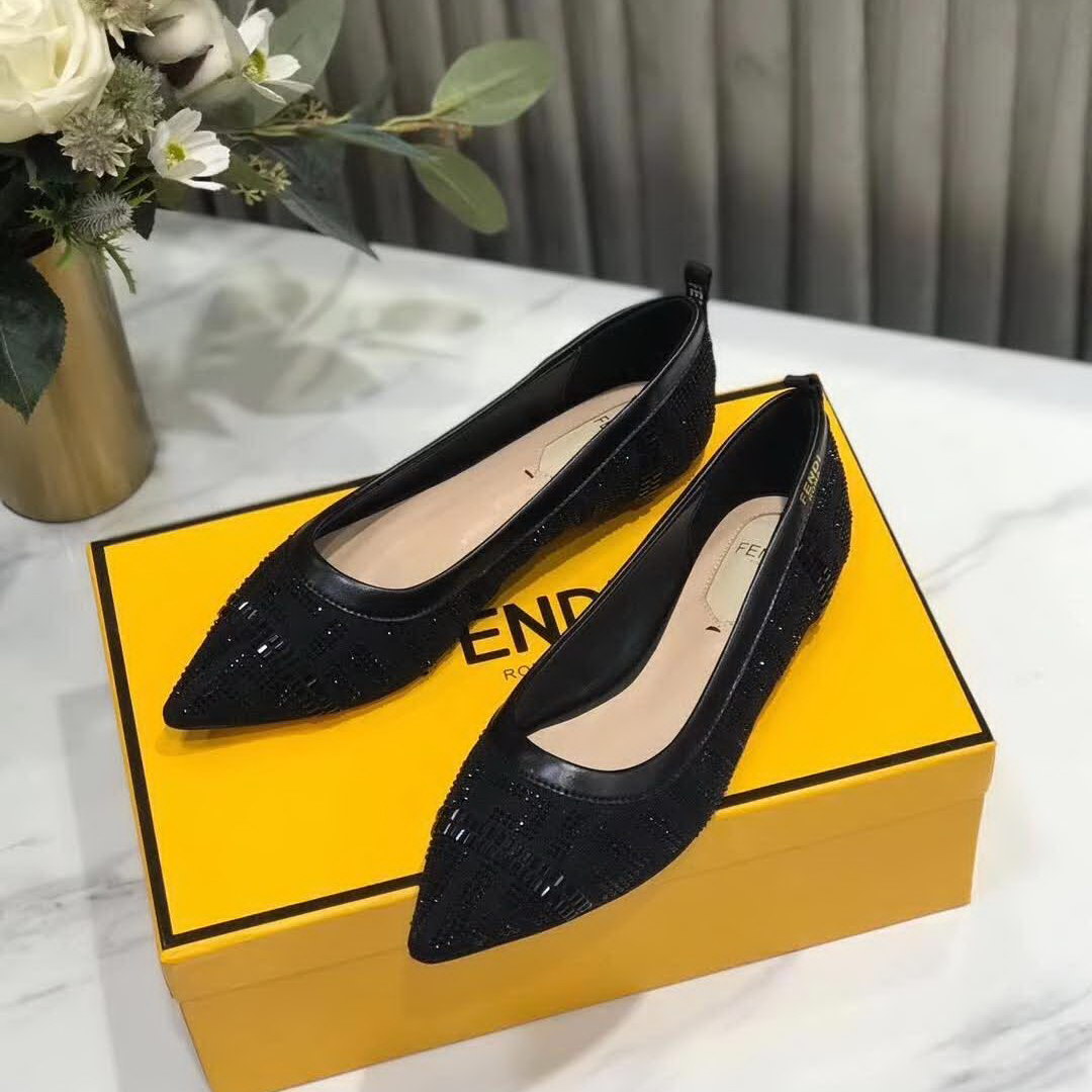 20秋季最新专柜款-芬迪Fendi2020秋季新品，鞋面是半透视纳米科技网眼布制成！水染羊皮内里垫脚，脚感超舒适！真皮大底，防滑防透潮