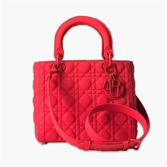 【原版皮】迪奥/Dior 戴妃包，磨砂系列，选用小牛皮绗缝藤格纹，饰有 Ultra matte 饰面金属配饰