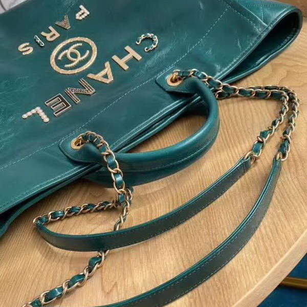 【原版皮】香奈儿/Chanel 购物袋 ，采用进口油腊牛皮，配顶级精美古铜金五金，非常高档新颖独特，休闲又时尚、又会掀起一股热潮，五金 ogo镶珍珠，款号：AS8375