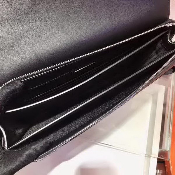 【原版皮】普拉达/Prada 男士斜跨包，采用进口小牛皮材质，外部三角形徽标，简约又大气，男士们的最爱，款号：2VD012