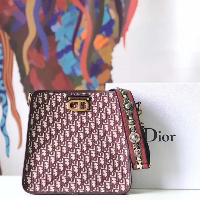 【原版皮】迪奥/Dior 肩背包，选用Oblique提花帆布搭配同色系牛皮皮革裁制而成，饰以CD徽标锁扣