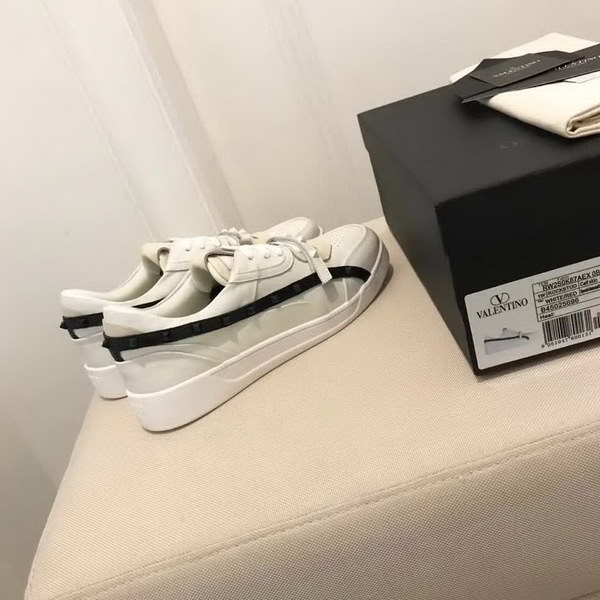 20秋季最新专柜款-华伦天奴Valentino秋季新款重工型铆钉休闲鞋 原版完美楦形.演绎完美选择的你.