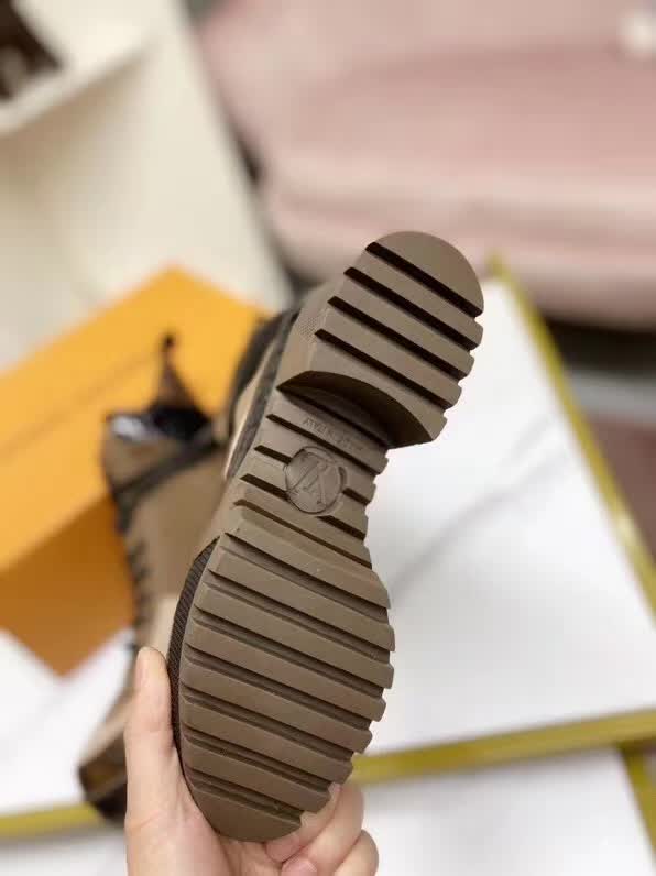 20秋季最新专柜款-路易威登LV2020早秋经典高跟马丁靴沙滩靴，鞋面牛皮/老花皮拼接 牛皮里 整条鞋带都是真皮切条 跟高7cm水台3.5cm 大气显瘦增高 好走不累脚