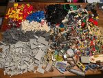 11.2 LBS LEGO System Bulk Box With Minifigures Star Wars Vehicles Weapons