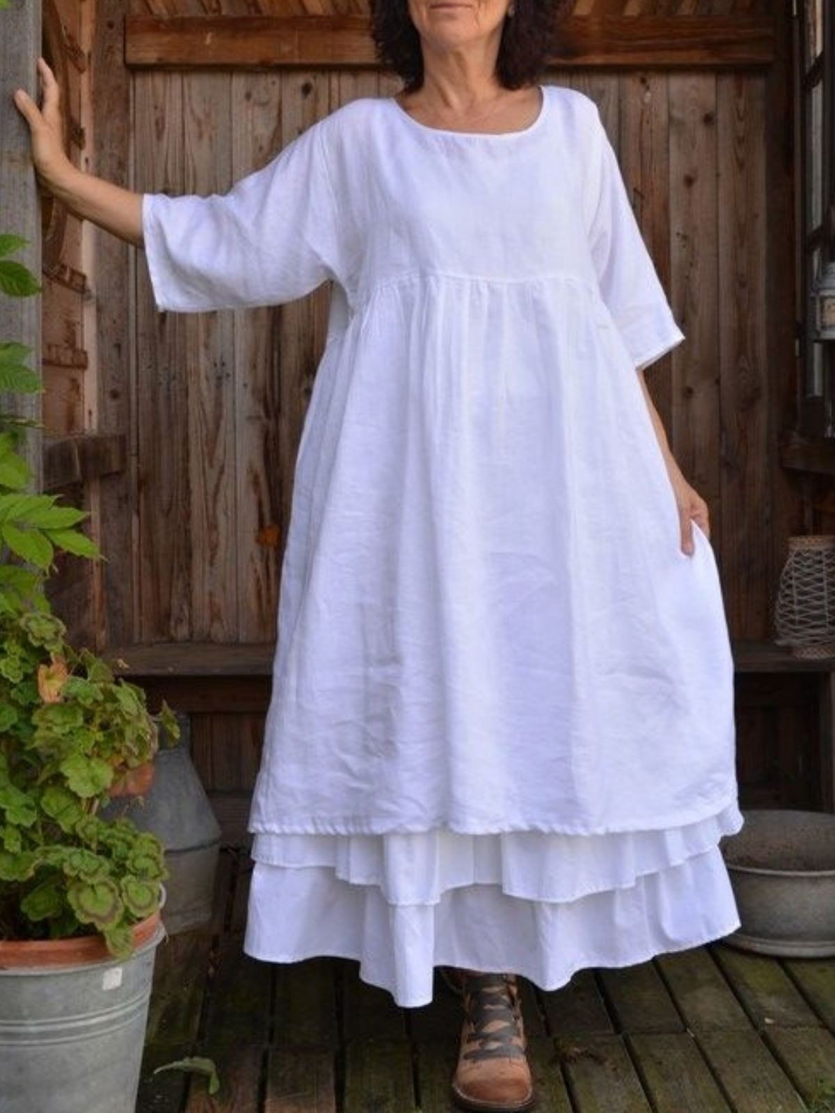 White Solid Crew Neck 3/4 Sleeve Dresses