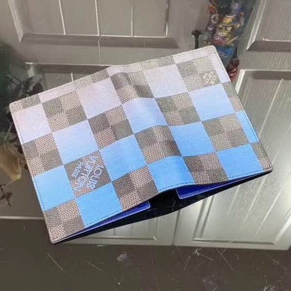 【原版皮】路易威登/LV 大格护照夹，由Damier Graphite Pixel涂层帆布制成，以像素形式演绎经典Damier棋盘格图案，凸显未来感，奢华的压纹小牛皮内衬和多个内部隔层造就其经典质量，款号：M60181