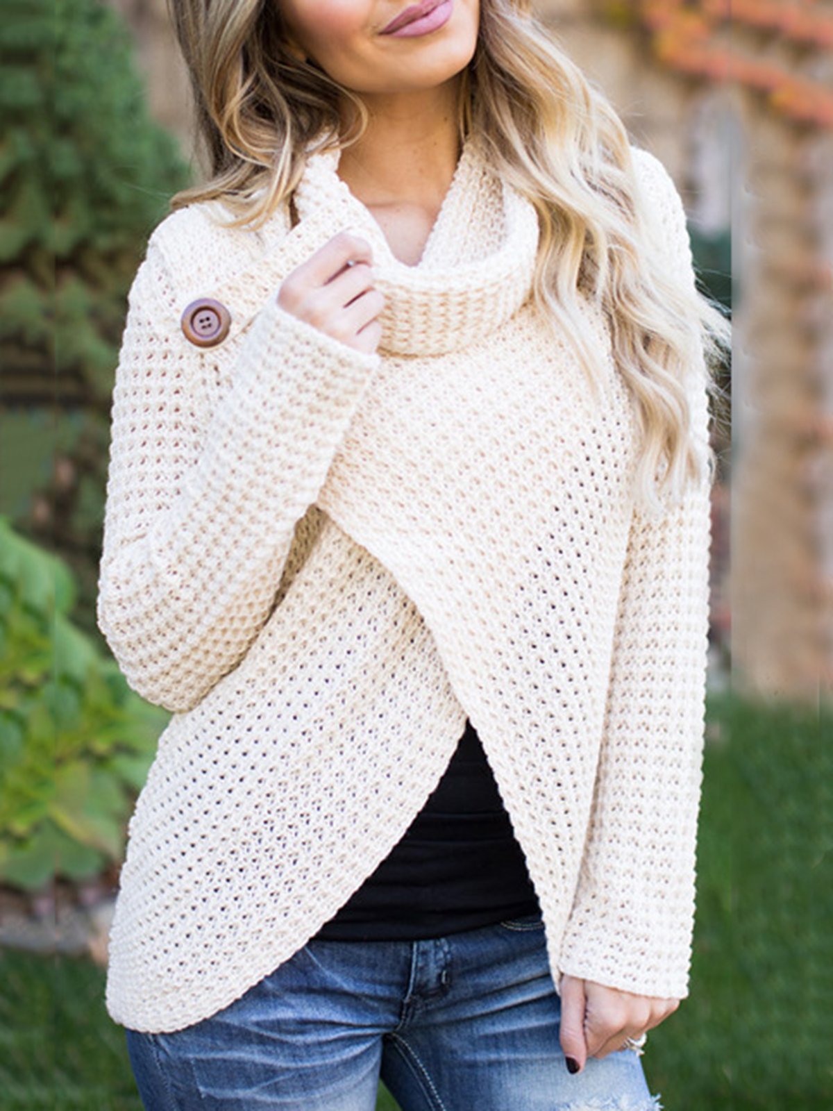 Solid Buttoned Casual Sweater