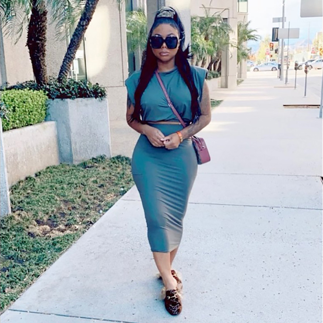 European and American women's 21 summer two-piece suit sleeveless padded T-shirt one-step skirt all-match fashionable casual suit H8912