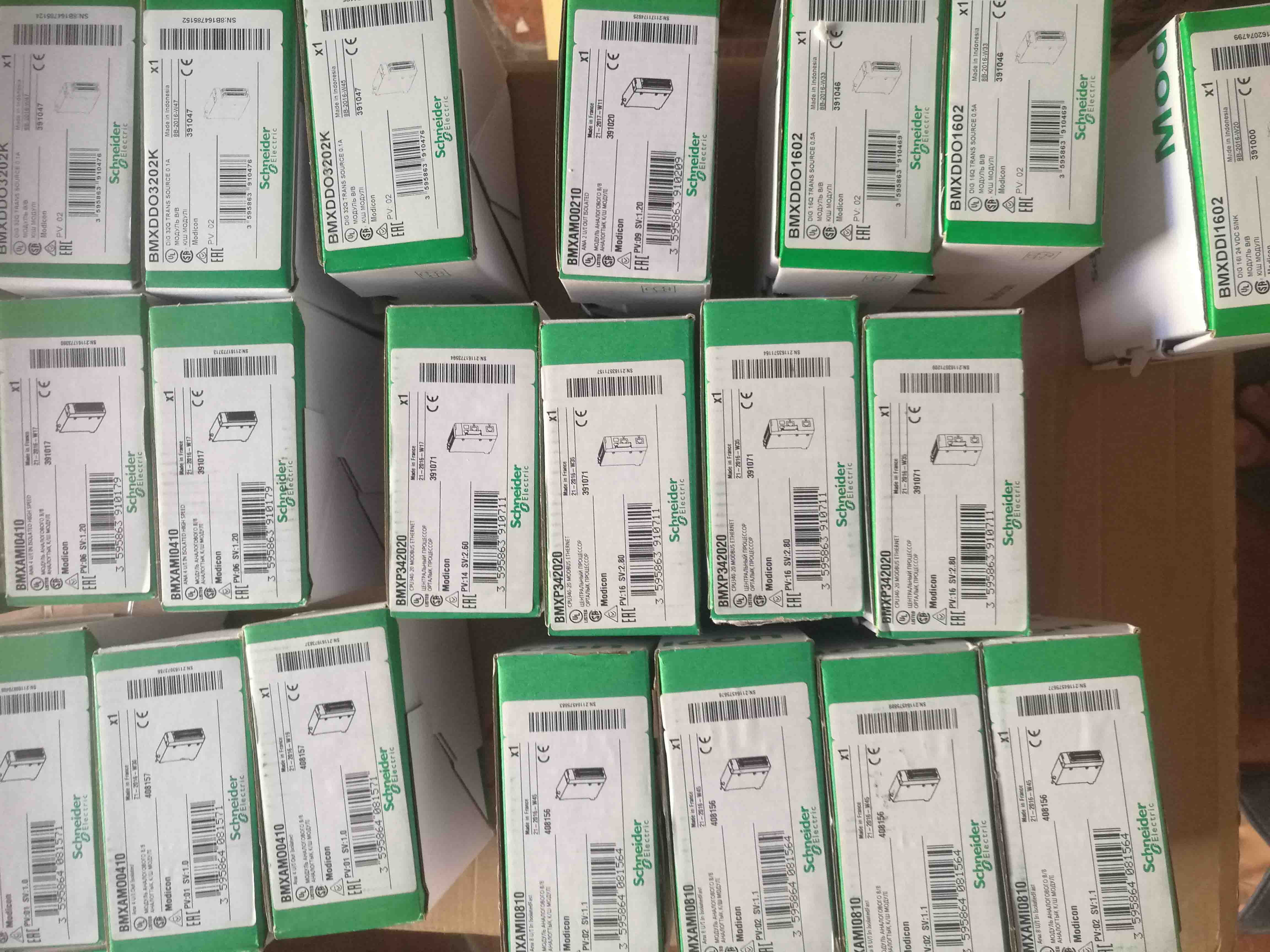 140AVO02000 Schneider Modicon Quantum Original Factory Sealed New