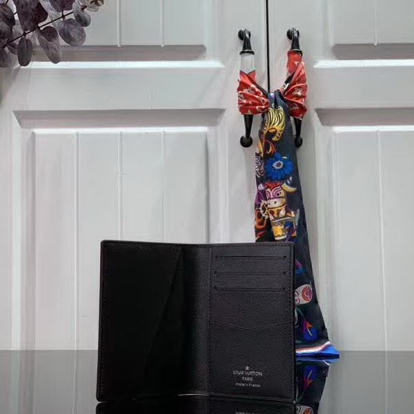 【原版皮】路易威登/LV 大格口袋钱夹，由Damier Graphite Pixel涂层帆布制成，以像素形式演绎经典Damier棋盘格图案，凸显未来感，集各种口袋与信用卡槽于一身，小巧又实用的多功能，款号：N63144