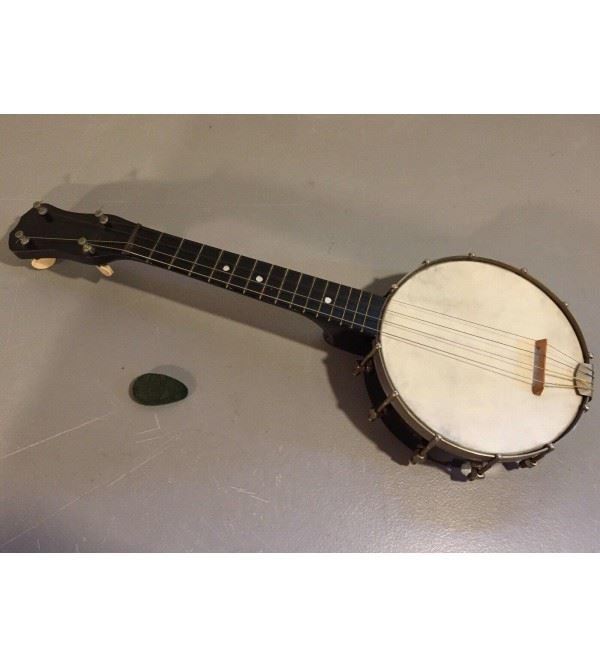 1920s Slingerland ��Maybell�� Banjo Ukulele. Banjo Uke. Banjolele. Fine Condition.
