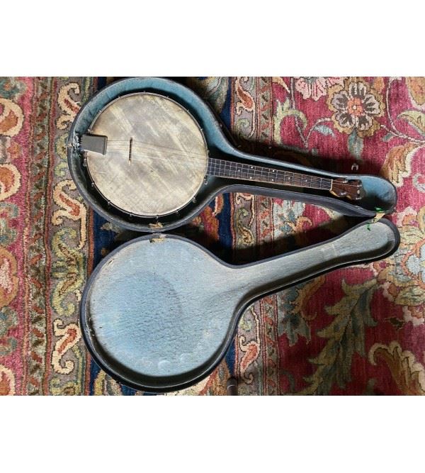 1920��s Illinois Tenor Banjo with vintage case