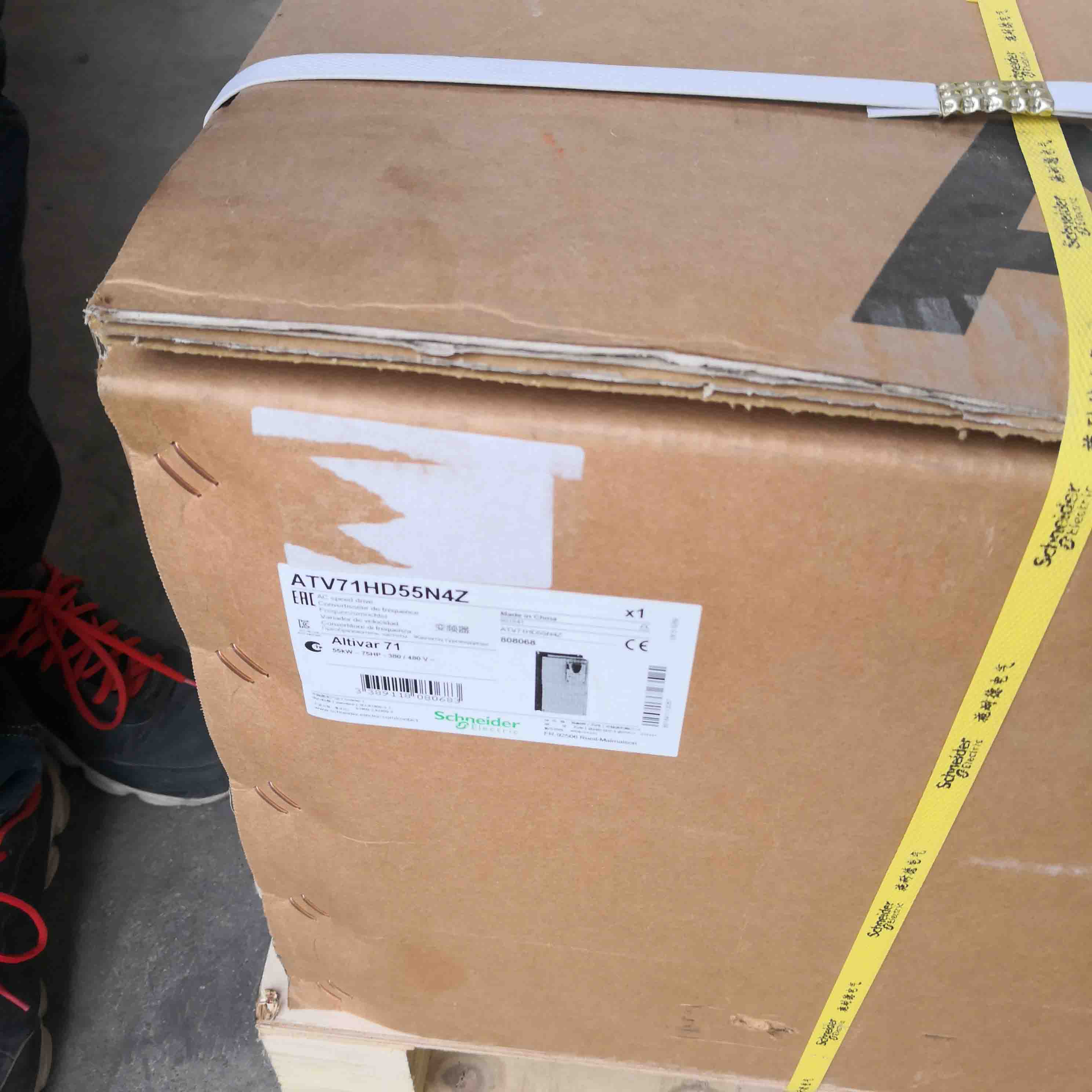 ATV71HD55N4Z Schneider Variable speed drive ATV71 - 37kW-50HP Original Factory Sealed New