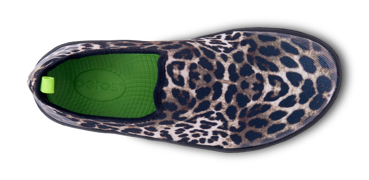 Women's OOmg eeZee Low Shoe - Cheetah