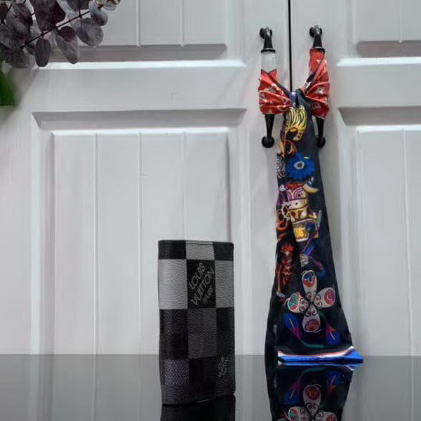 【原版皮】路易威登/LV 大格口袋钱夹，由Damier Graphite Pixel涂层帆布制成，以像素形式演绎经典Damier棋盘格图案，凸显未来感，集各种口袋与信用卡槽于一身，小巧又实用的多功能，款号：N63144