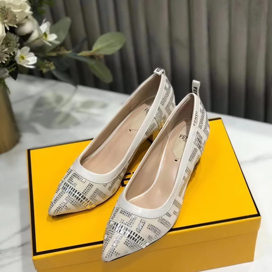 20秋季最新专柜款-芬迪Fendi2020秋季新品，鞋面是半透视纳米科技网眼布制成！水染羊皮内里垫脚，脚感超舒适！真皮大底，防滑防透潮