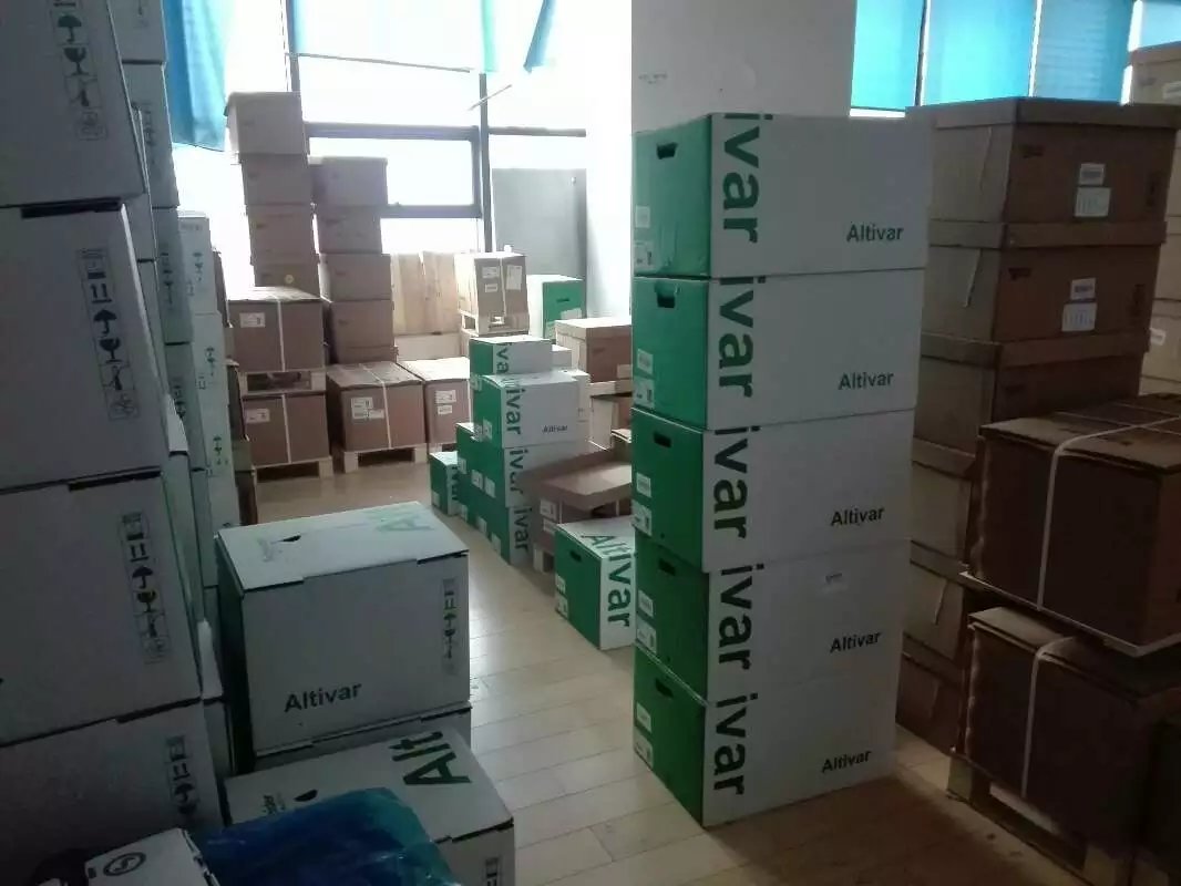 TSXMFPP004M Schneider Brandy Original Factory Sealed New