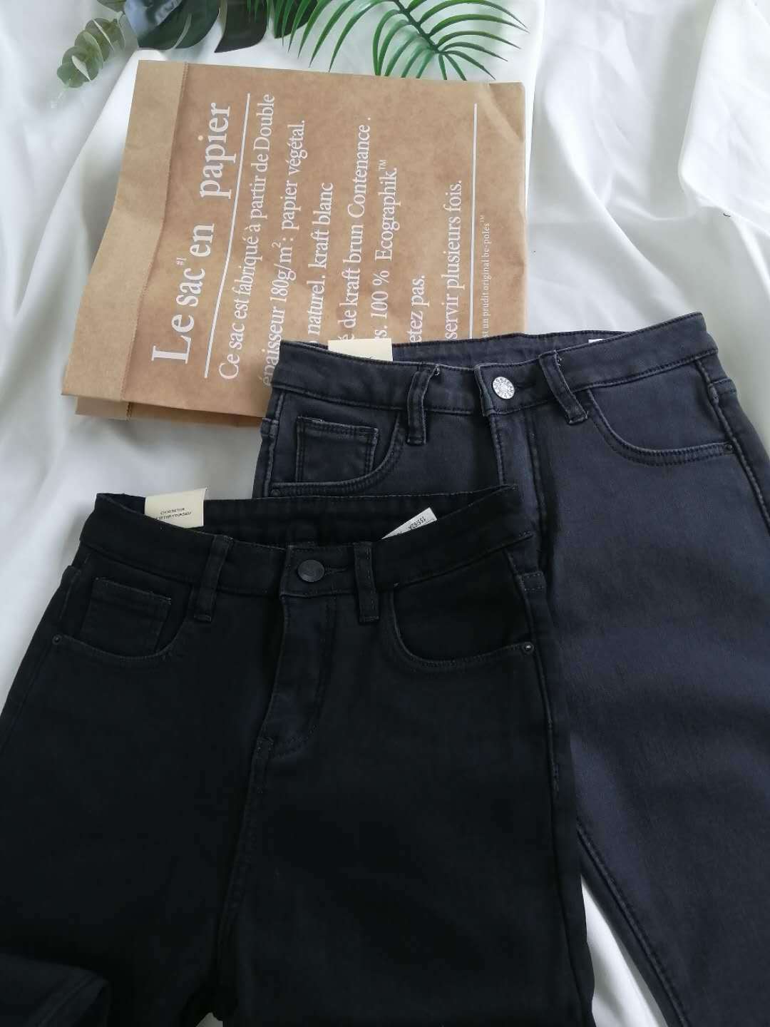 2020冬季柔软舒适加绒剪边牛仔裤 韩版中腰小脚毛边女九分