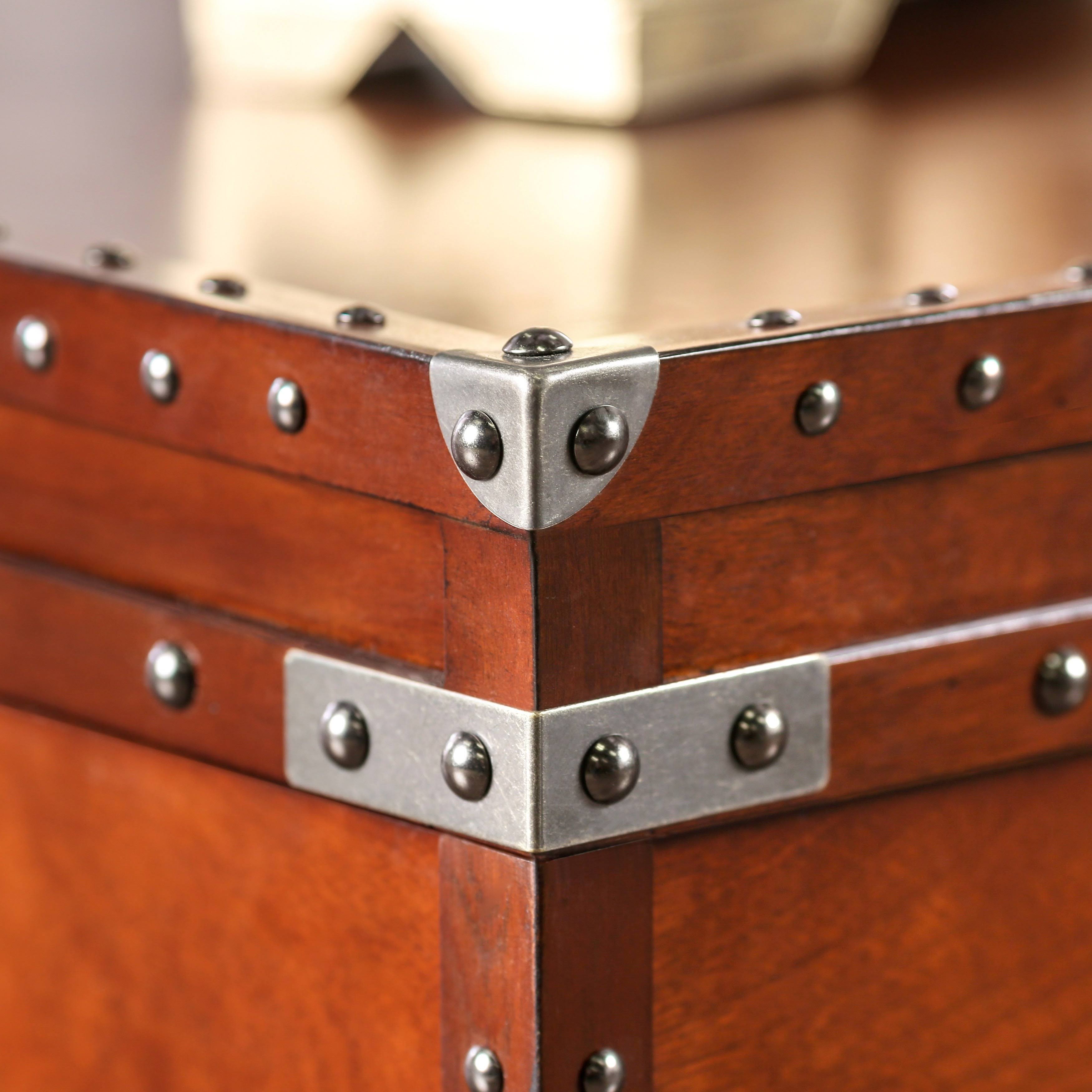 Furniture of America Dravens Industrial Trunk Style End Table - Cherry