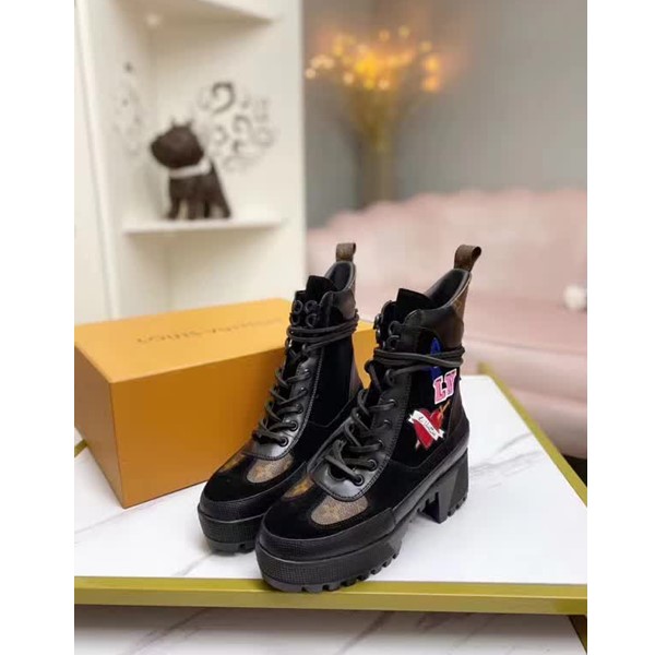 20秋季最新专柜款-路易威登LV2020早秋经典高跟马丁靴沙滩靴，鞋面牛皮/老花皮拼接 牛皮里 整条鞋带都是真皮切条 跟高7cm水台3.5cm 大气显瘦增高 好走不累脚