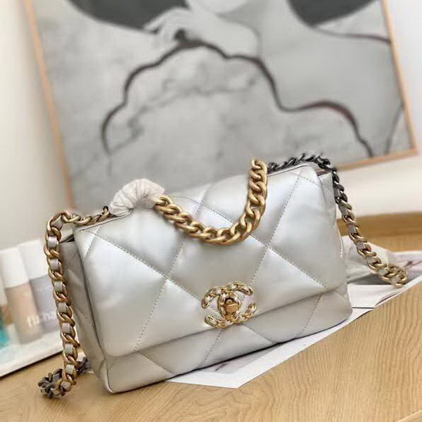【原版皮】香奈儿/Chanel 19 Bag系列口盖包，采用轻盈绵柔质感山羊皮结合大菱格设计元素，链条拼接古金，古银，亮银，款号：AS1160