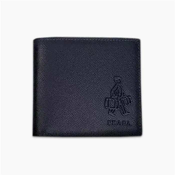 【原版皮】普拉达/Prada 短款钱夹，选用十字纹小牛皮裁制而成，饰以同色系小公仔，经典之作，简单时尚，款号：2M0513