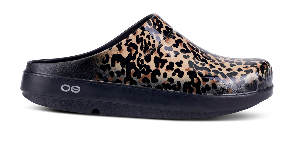 Women's OOcloog Limited Edition Clog - Leopard