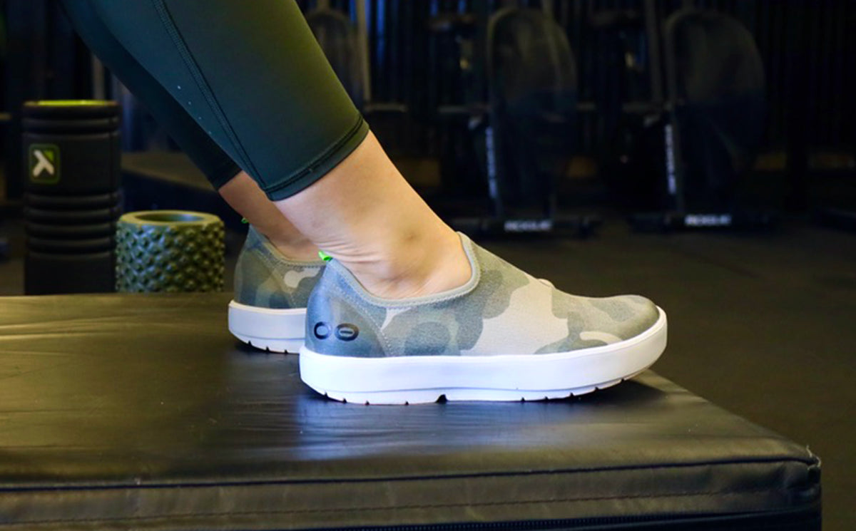 Women's OOmg eeZee Low Shoe - Green Camo