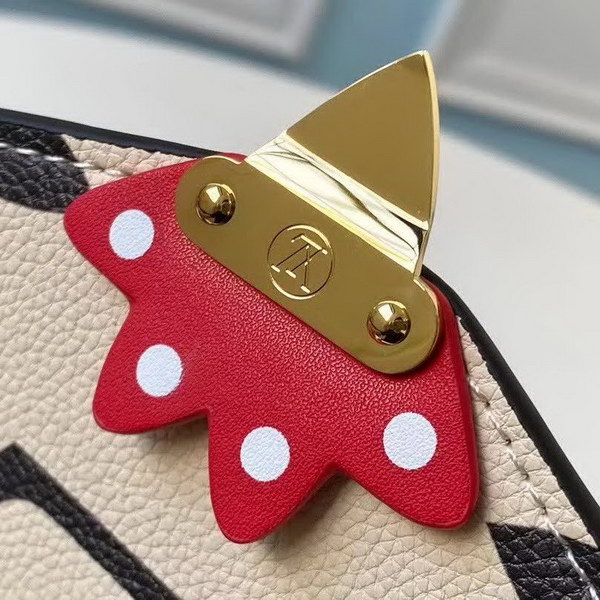 【原版皮】路易威登/LV Pochette Métis 手袋，以压纹皮革呈现超大Monogram印花，搭配顶部编织手柄，涂鸦风格挂饰和S-lock锁扣，即刻俘获视觉焦点，款号：M45384