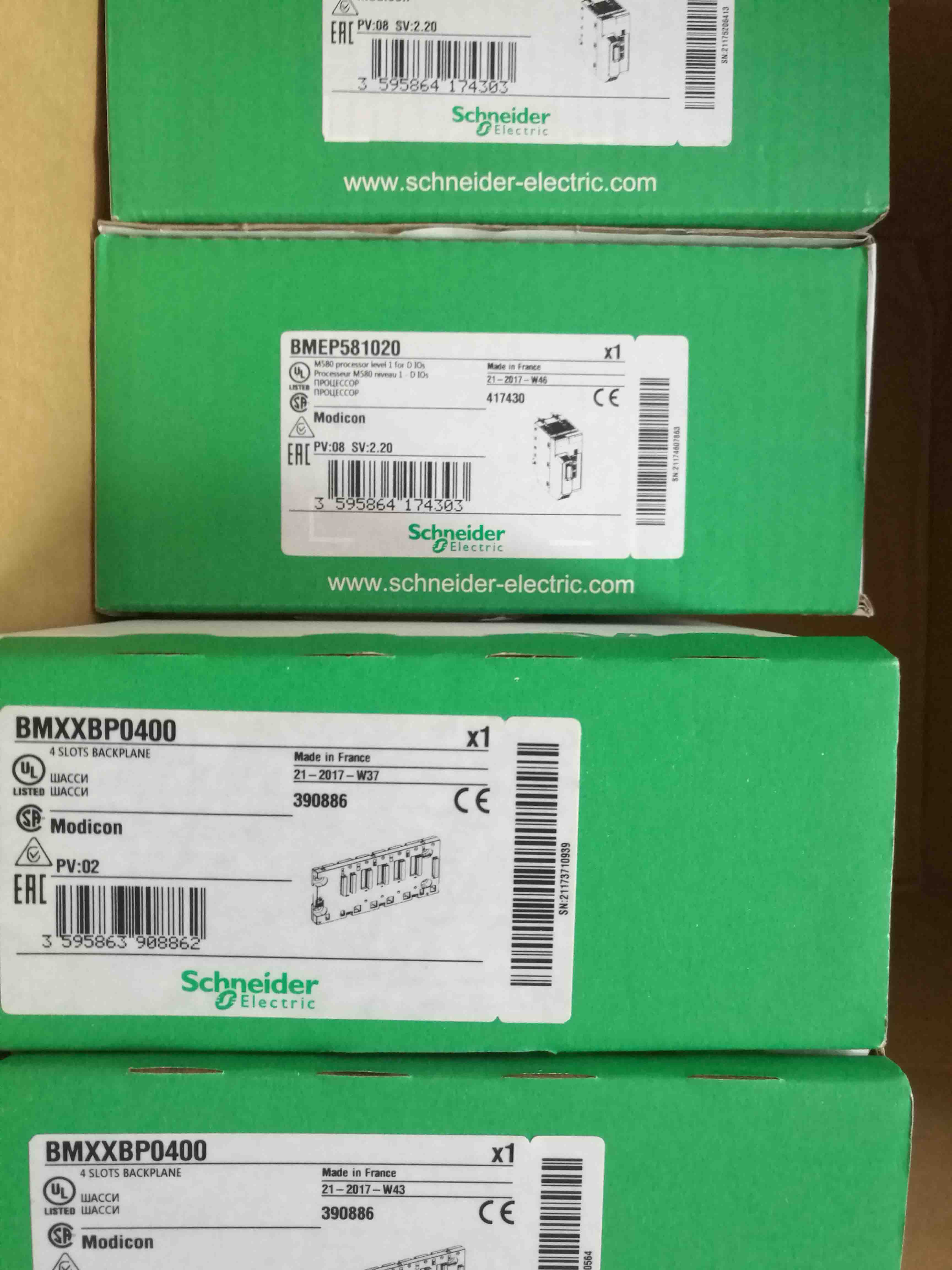 BMXXBP0400 Schneider Rack M340 - 4 slots - panel Original Factory Sealed New