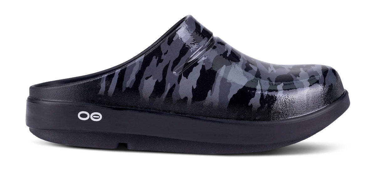 Women's OOcloog Limited Edition Clog - Black Camo