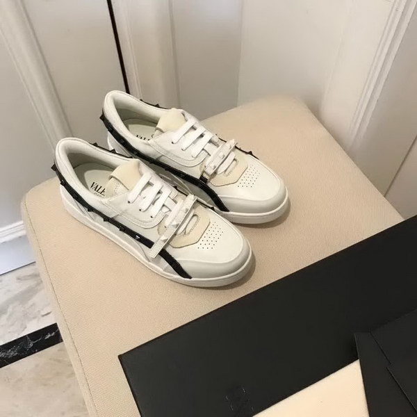 20秋季最新专柜款-华伦天奴Valentino秋季新款重工型铆钉休闲鞋 原版完美楦形.演绎完美选择的你.