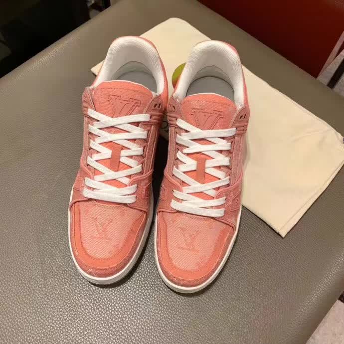 20秋季最新专柜款-路易威登LV2020早秋新款休闲鞋情侣款，专柜同步，原版底，独家活动成型底超级舒适