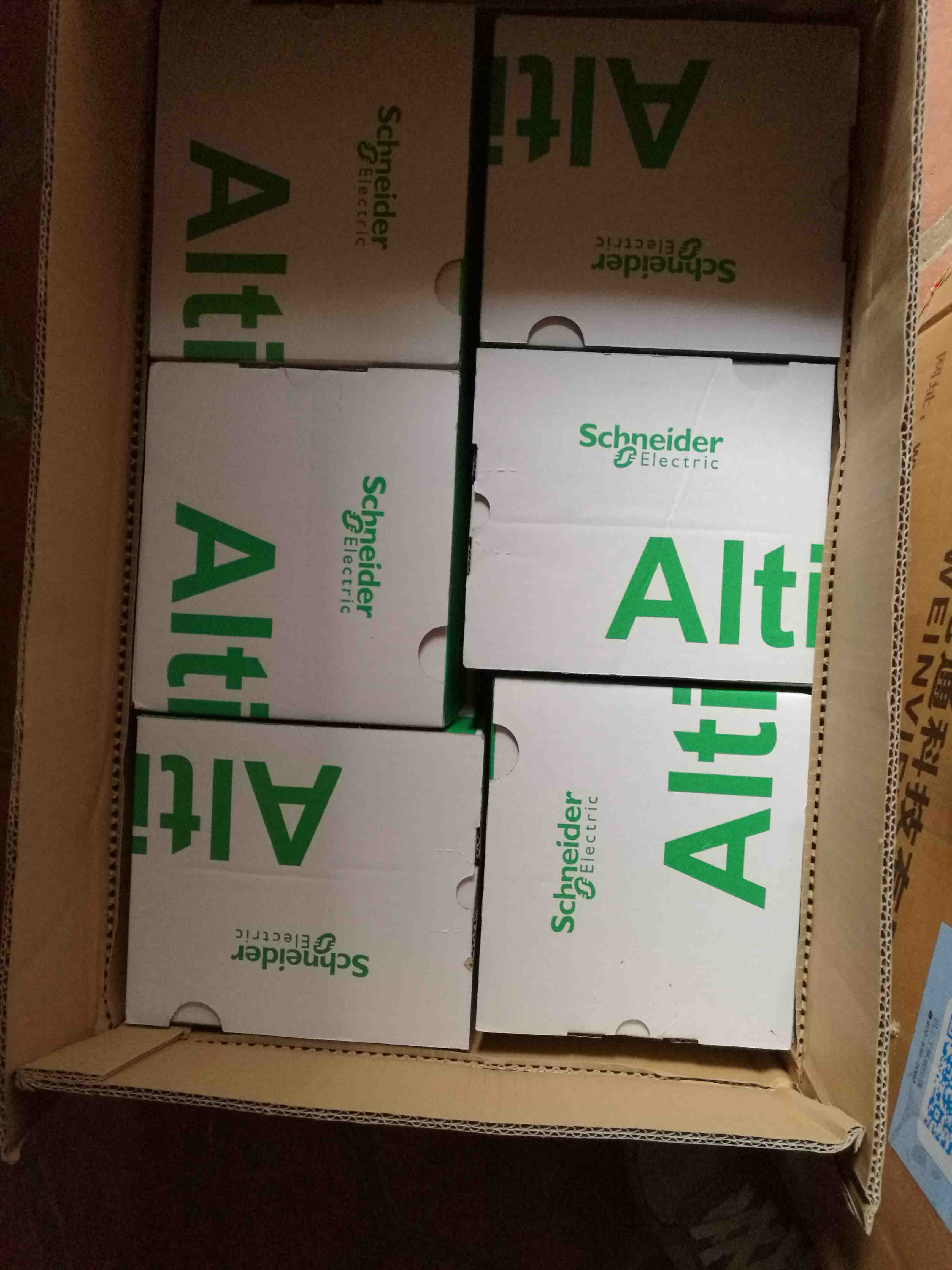 140XBP00600 Schneider racks backplanes Original Factory Sealed New