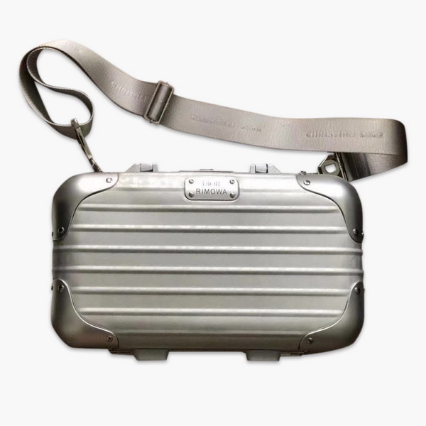 迪奥Dior X 日默瓦/RiMoWa 独家定制款化妆箱，汇集艺术,时尚与设计，领先时装周发售，体现精湛的手工匠艺和专业技术