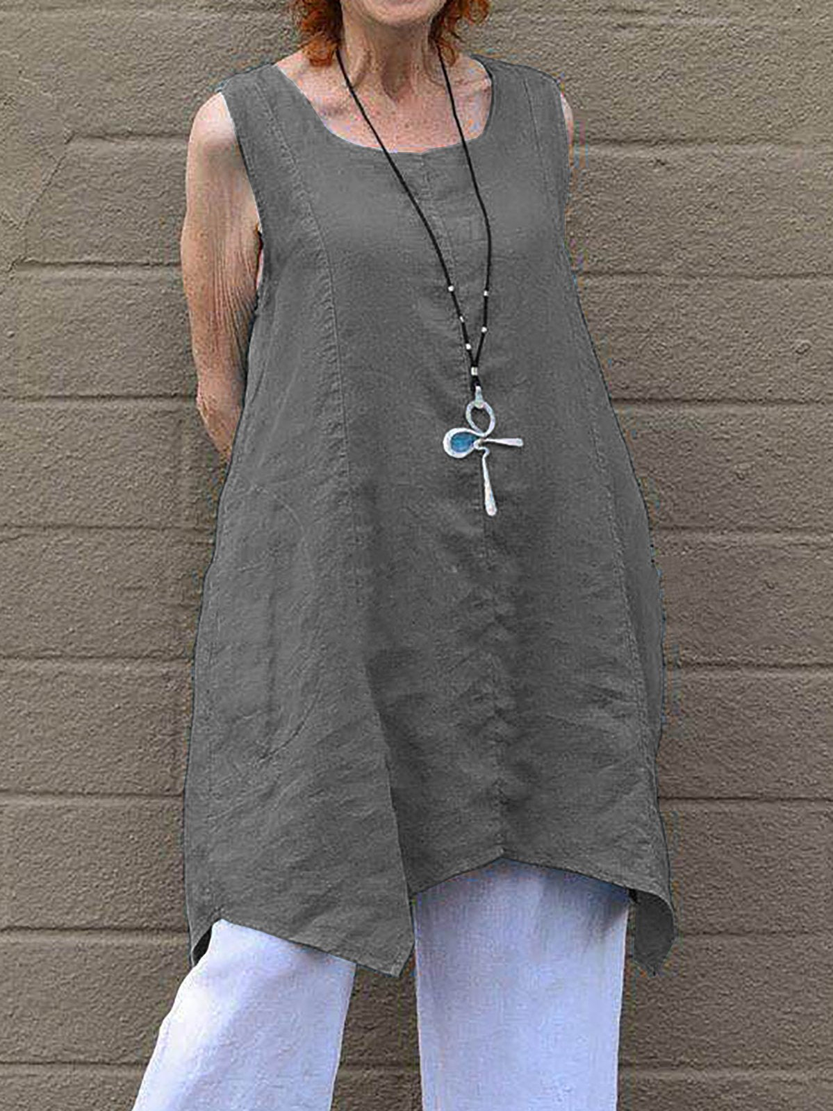 Double Pockets Sleeveless Plus Size Shirts