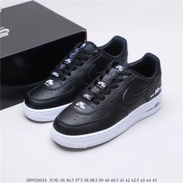 官网同步20秋季最新热销款-耐克/Nike Air Force 1 Low，空军一号百搭休闲运动板鞋，采用硬质平纹头层皮革鞋面材质，内置全掌air sole气垫，另类迭加设计首次出现