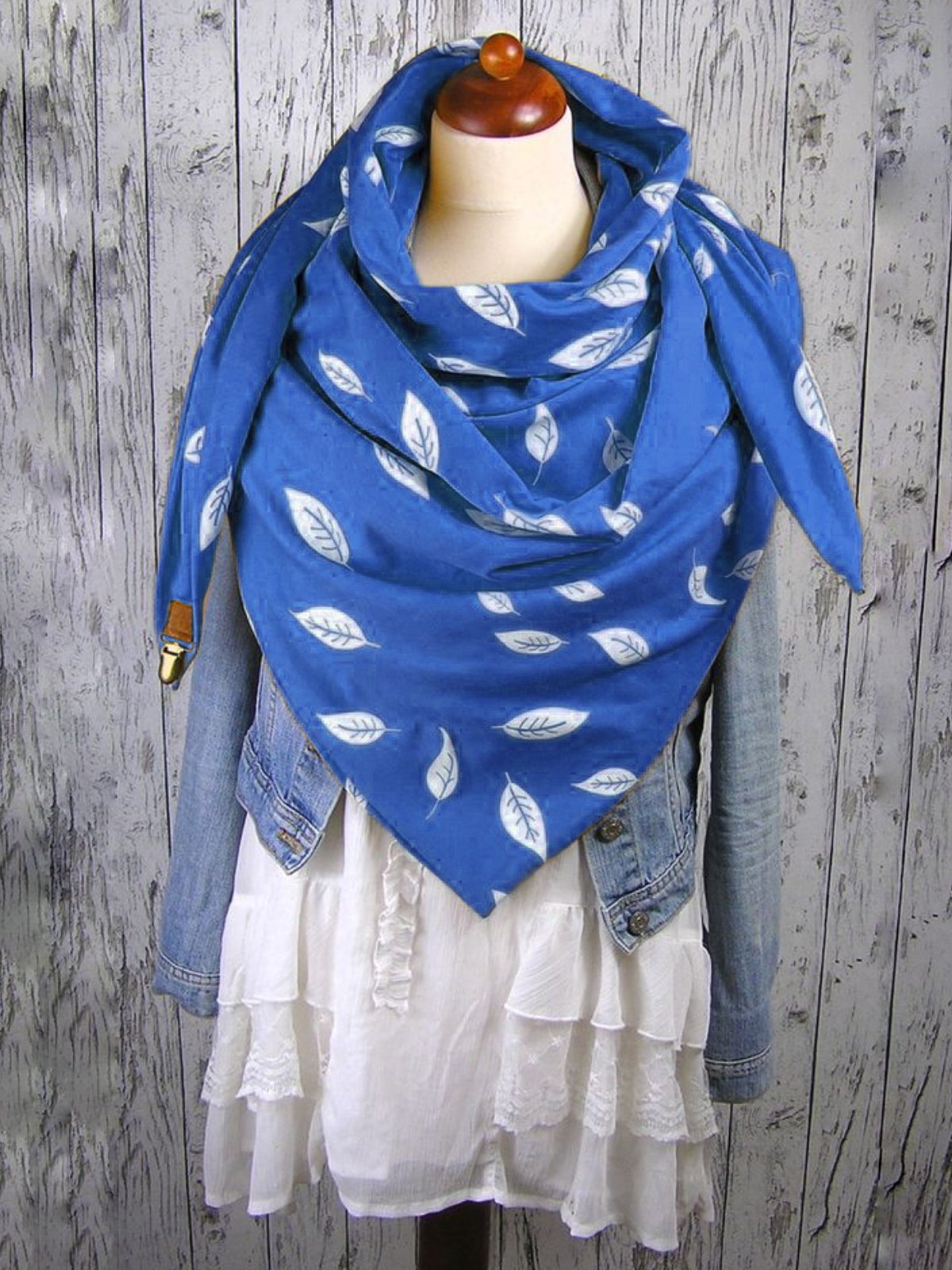 Beautiful Leaf Scarf