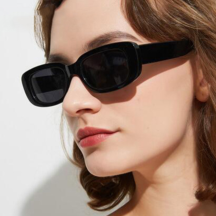 Small frame sunglasses simple square KD9074